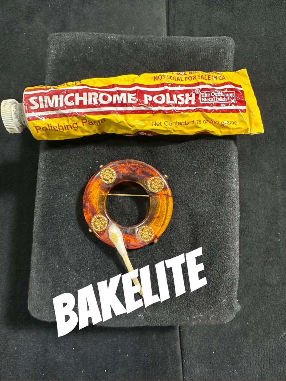 Vtg: Bakelite Accent Brooch